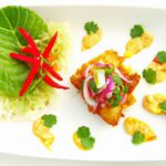 Crunchy Bliss: Crispy Rice Cakes Paired with Peanut Sauce
